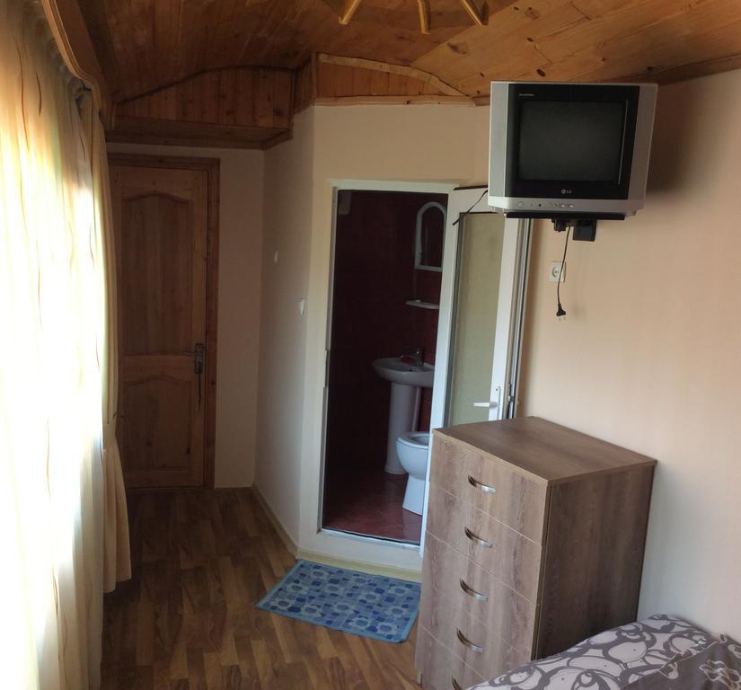 Deluxe Guest House Kvariati Exterior photo