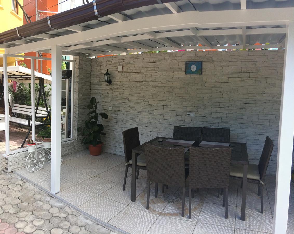 Deluxe Guest House Kvariati Exterior photo