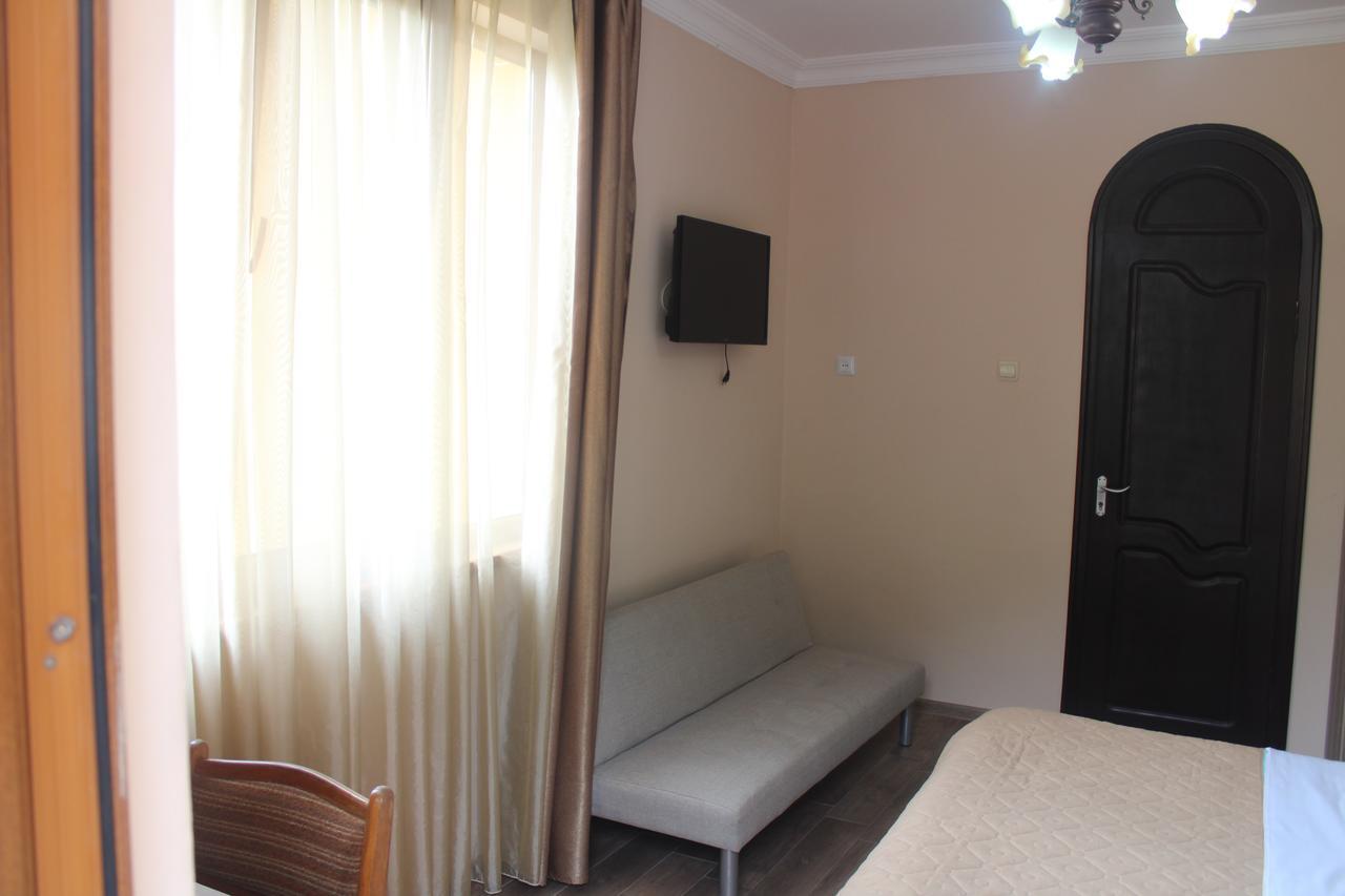 Deluxe Guest House Kvariati Exterior photo