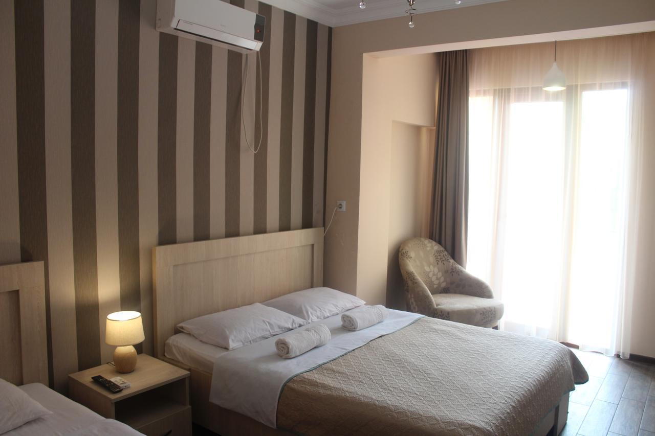 Deluxe Guest House Kvariati Exterior photo